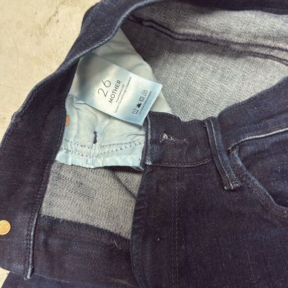 MOTHER Blue Flare Skinny Jean - BRAND NEW - Size 26 The RUNAWAY Jean - Dark Wash - Picture 4 of 5